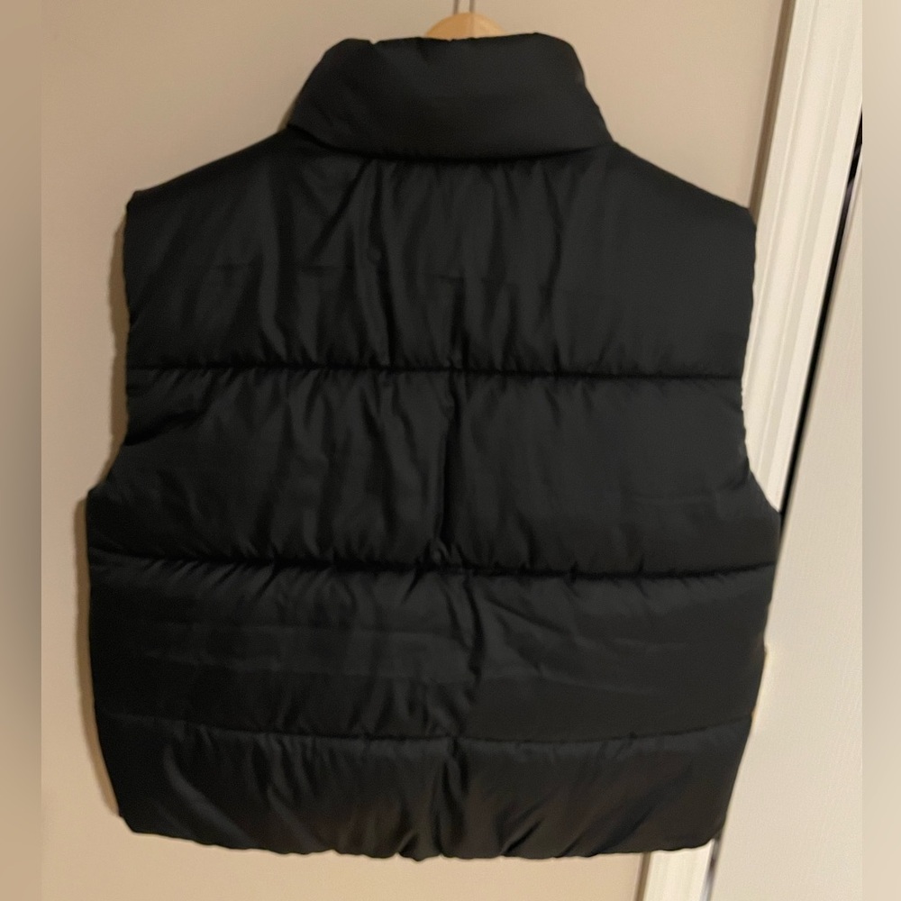 Nike women's therma fit loose puffer vest. size small. black. - Picture 5 of 7